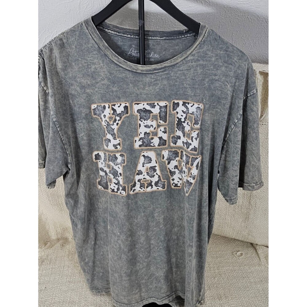 Women's Gray 'YEEHAW'Graphic Tee